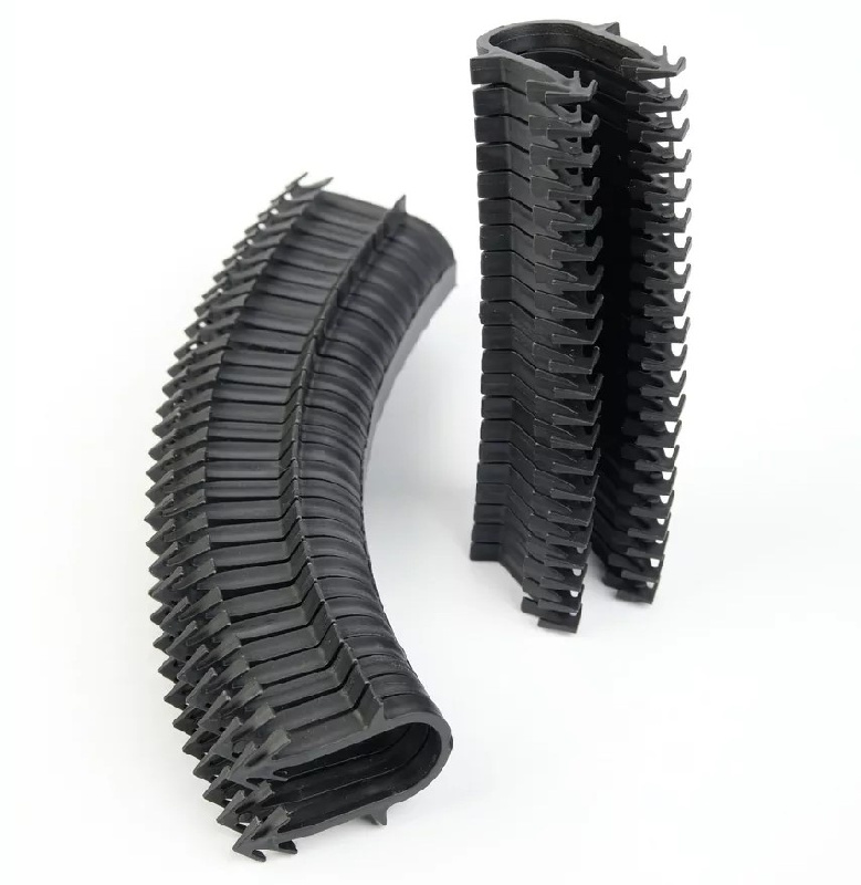 Скоба-фиксатор 16-20мм черная в обоймах Sibio длина скобы 42мм